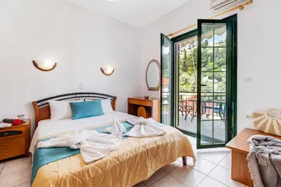 Image de Appartement « Nikoleta Studio 4 » avec vue sur la mer, terrasse et Wi-Fi