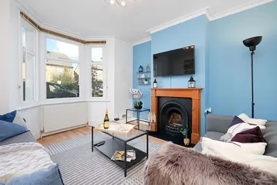 Image de Stunning 4 Bedroom Kingston, London Home + Free Parking, WiFi, Netflix