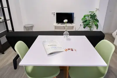Image de Ground Floor Apartment. A