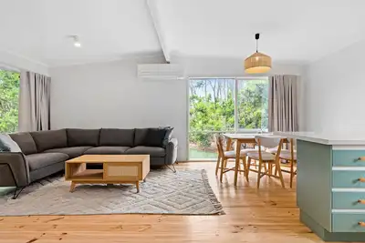 Image de Capturing the essence of coastal life, this beautifully renovated coastal gem