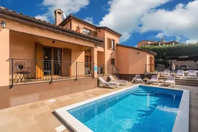 Image de Villa Marina with pool, Bbq & parking near PoreÄŤ