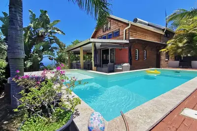 Image de Maison 3 chambres en bord de ravine, piscine