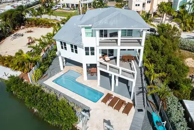 Image de Blue Pearl - 5 Bedroom/ 4 Bathroom Pool, Kayak, Bike, Canal Front w/ Boat Lift