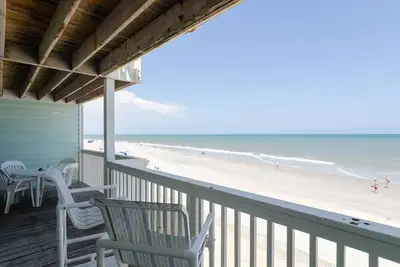 Image de Spacious ocean front condo in Ocean Dunes!
