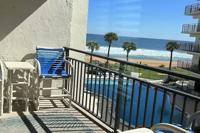 Image de Indies House Sought After Beachfront Condo w Pool near shopping and restaurants