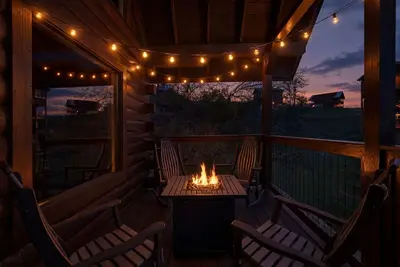 Image de Welcome to Cmc Stays - Lantern Hill —this is not your average cabin! This spacious log cabin spans three floors and 3, 200 square feet, offering a serene getaway for your next vacation. 7 bedroom, 7 bathroom, Sleeps 18.