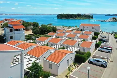 Image de Appartement Dalmatie א Preko avec piscine