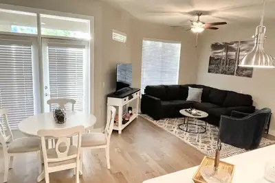 Pristine North Scottsdale unit