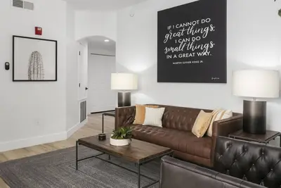 Image de The Nines Scottsdale Elegant 3br Condo Hot Tub & Pool