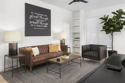 Image de Magnificent 3br Condo with Gym & Pool in Scottsdale