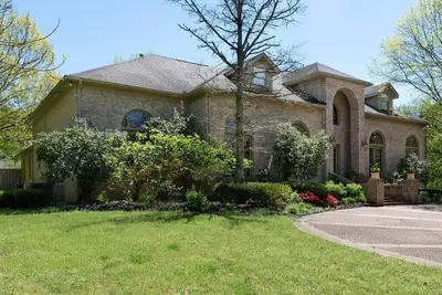 Image de Serene Large 5bd/5. 5ba Estate in Brentwood