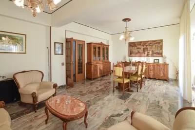 Appartement confortable à Reggio.