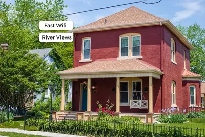 Image de Historic 2-Story Foursquare Home - C. 1847 - River Views - Fast Wifi