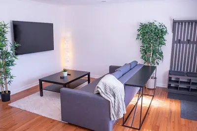 Image de The Rock - Cozy Ranch minutes from Downtown Birmingham and Royal Oak