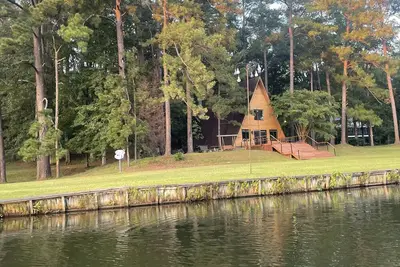Image de Tranquil 2 bedroom cabin on private lake. 15 minutes from university of Alabama
