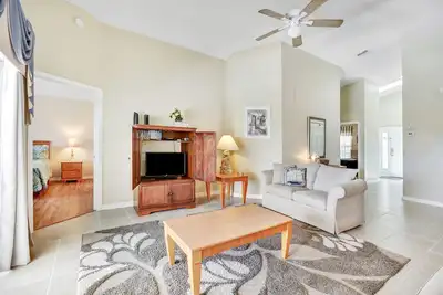 Image de Newly listed - Traquil Pool Retreat near Disney and Shopping