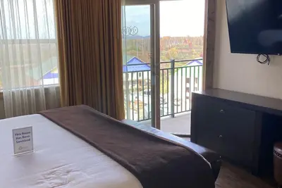 Image de Smokey Mountain Resort- Excellent Location w/Amazing views! 2brm July 26-Aug 02