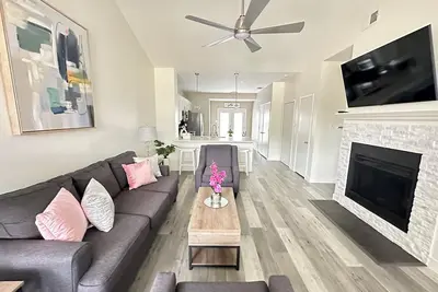 Image de Serenity in Heart of Dfw w\/ Private parking & King Bed ⭑ Min. from Dfw Airport +