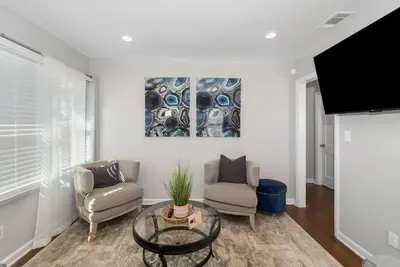 Image de This house is a 3 bedrooms, 2 bathrooms, located in Atlanta, Ga.