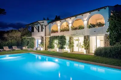 Image de Villa à Santa Teresa Gallura avec 5 chambres à coucher, 9 couchages