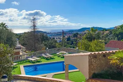 Image de Club Villamar - Climatisation disponible dans deux chambres pour un confort optimal lors de votre. . .