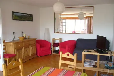 Image de Grand 100m² avec 3 chambres, parking et Wifi au centre du village