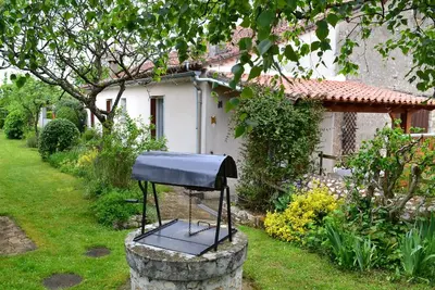 Image de Maison de plain-pied avec jardin clos, jeux enfants, vélos, animaux acceptés, proche Montbron
