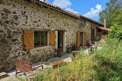 Image de Maison spacieuse à Massignac avec jardin privé, proche activités et Domaine des Étangs