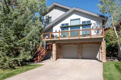 Image de Landings Lodge | Air Conditioning | Pet Friendly Mountain Home