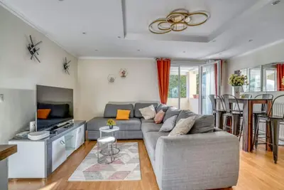 Image de Standing-5 Bedrooms -Free Parking -10mn from Paris