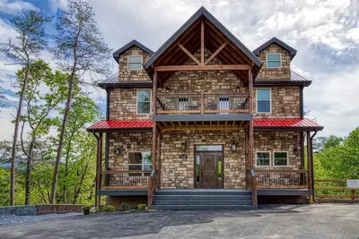 Image de 7 Bedroom, Unique Sports Bar, Indoor pool! Loaded!