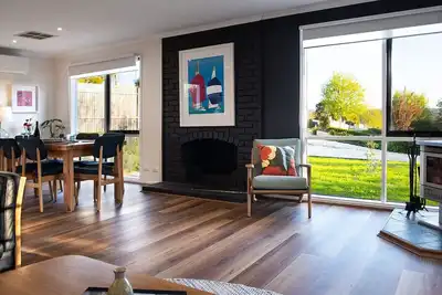Image de Indus-  a bright and welcoming home, fantastic location