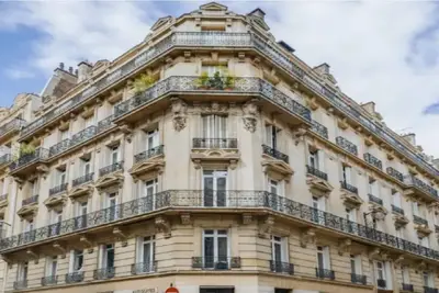 Image de Immerse yourself in the lavish surroundings of the Champs Elysees-a lavish abode
