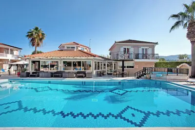 Image de Studio standard \"Paradise Zante Standard Studio 1\" avec piscine partagée et Wi-Fi