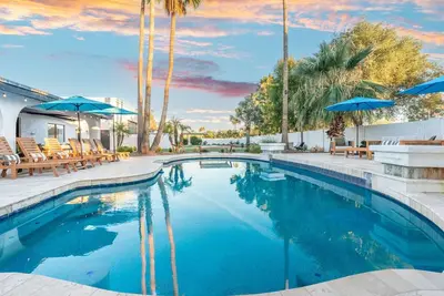 Image de Desert Playground | Pool, Gym, Bocce & Pickleball.