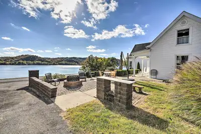 Image de 1872 Bethlehem Home w\/ View of Ohio River!