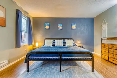 Image de 3 Bdrm w/ King and Garage