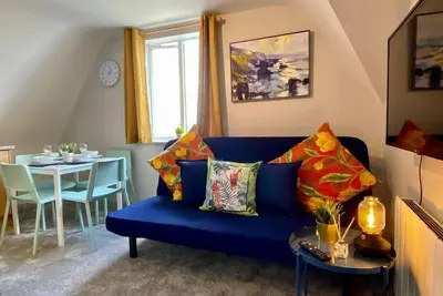 Image de Stunning Apartment - 5 minute walk to the beach!