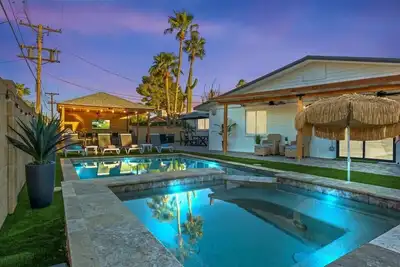 Image de Backyard Paradise w/ Hot Tub & Heated Pool!