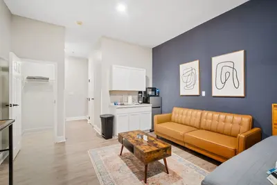 Image de 1 Bedroom Apartment at Oak + Fountain - #10