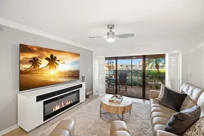 Image de Waterfront Condo With Resort Pool, Near the Ocean