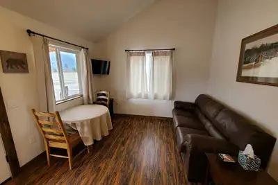 Image de Comfortable cabins with a view - close to Glacier National Park