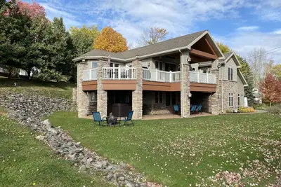 Image de Beautiful Lake House in Point Chautauqua- Available Year Round! New Bunk Room
