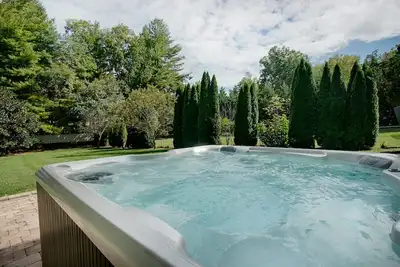Image de Spacious Quiet Retreat with Hot Tub and Walk to River Minutes to Harpers Ferry