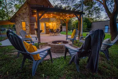Image de The Nest | Unique A-Frame Home | King Bed