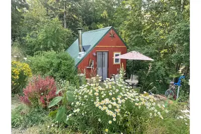 Image de The Birds Nest Bunk House is a quiet sanctuary.