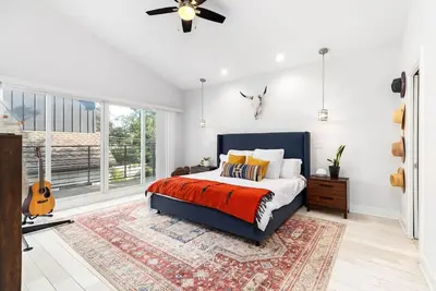 Image de Modern Stylish Home - Near E. 6th St & Downtown