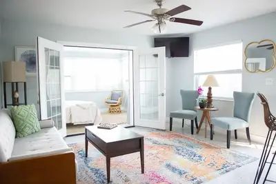 Image de Waterfront apartment overlooking the gorgeous intracoastal, sleeps up to 12!