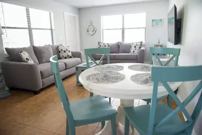 Image de 2 apartments with pool, sleeps up to 12