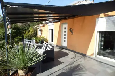 Image de Villa 2 chambres de plain pied, climatisation, internet plages et commerces à proximité